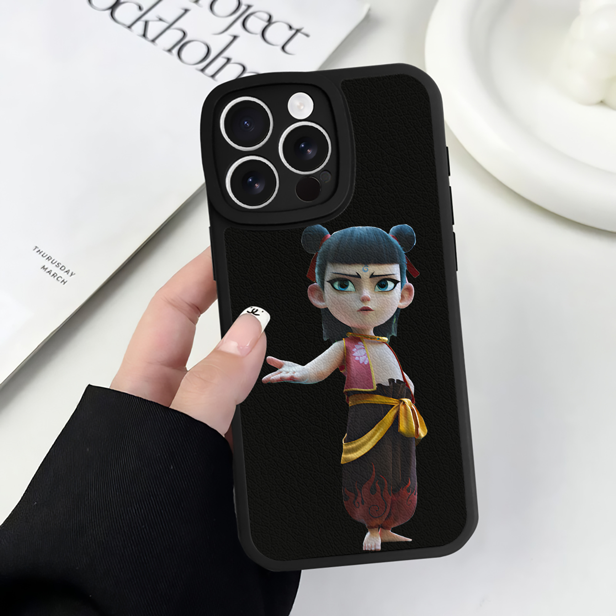 （画像用） Ne Zha 2 ナタ 魔童の大暴れ 【iPhone 16シリーズ対応】シリコンスマホケース（レザー調） 材質：シリコン